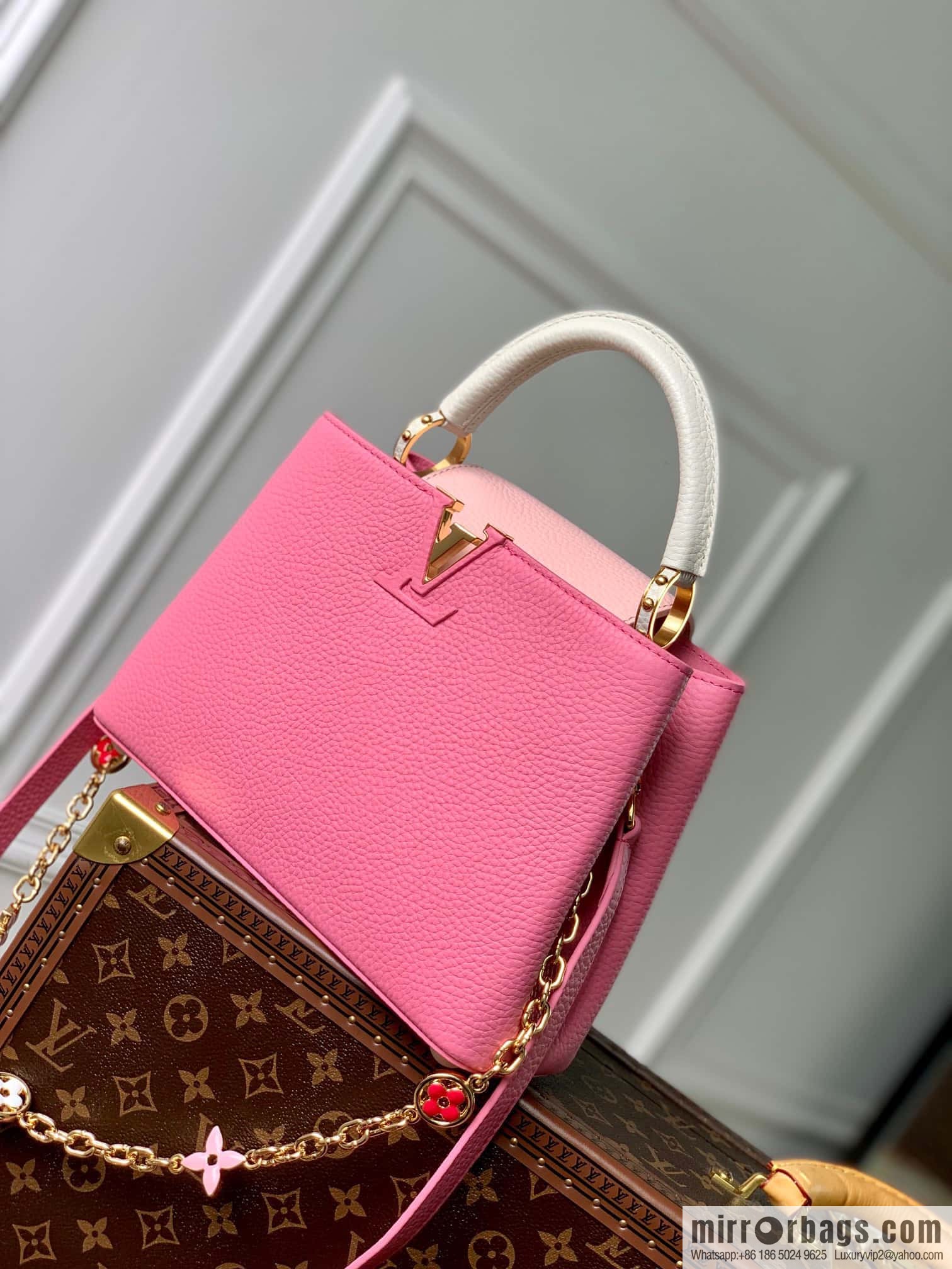 M22375 pink Capucines small handbag