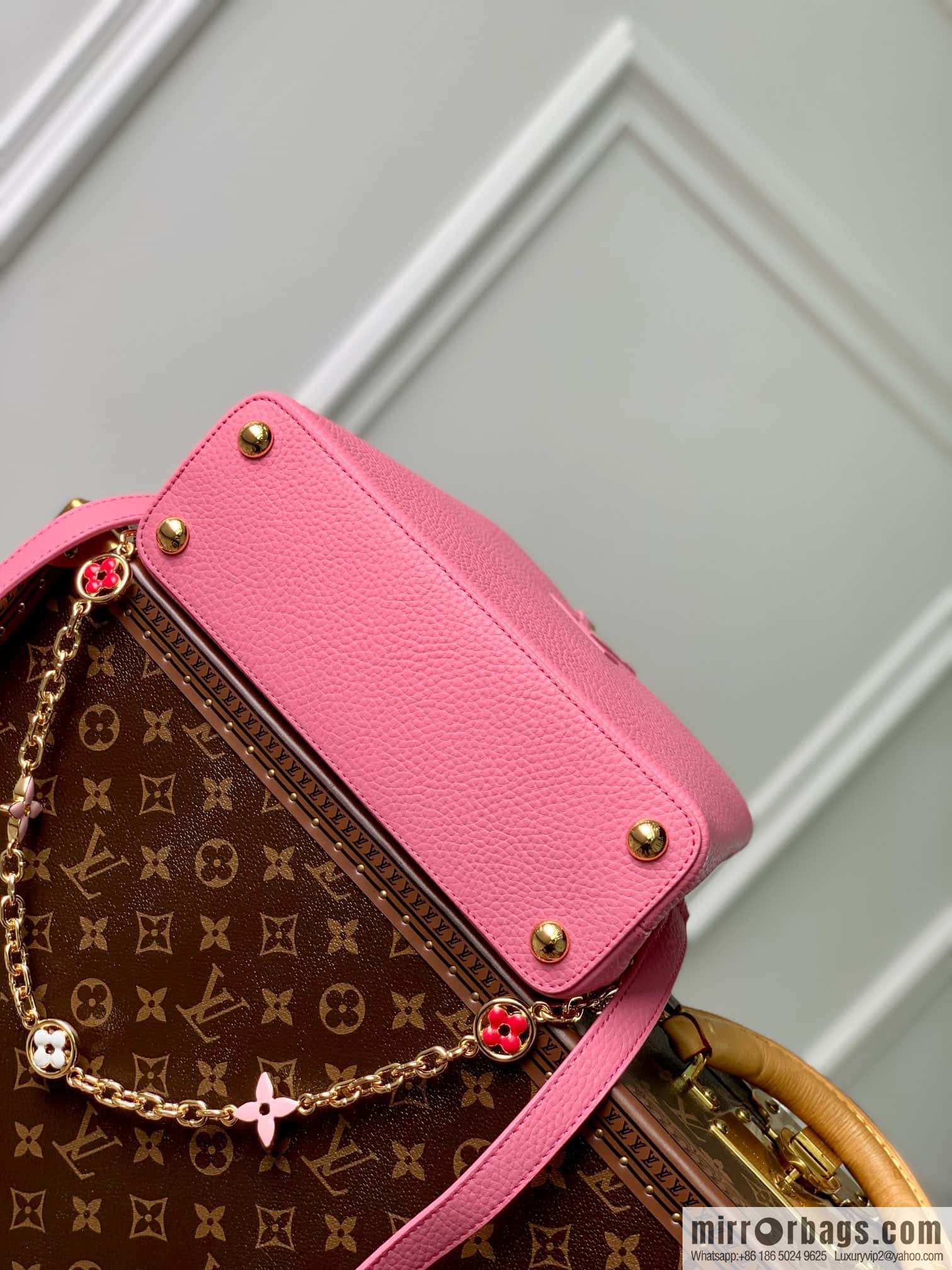 M22375 pink Capucines small handbag