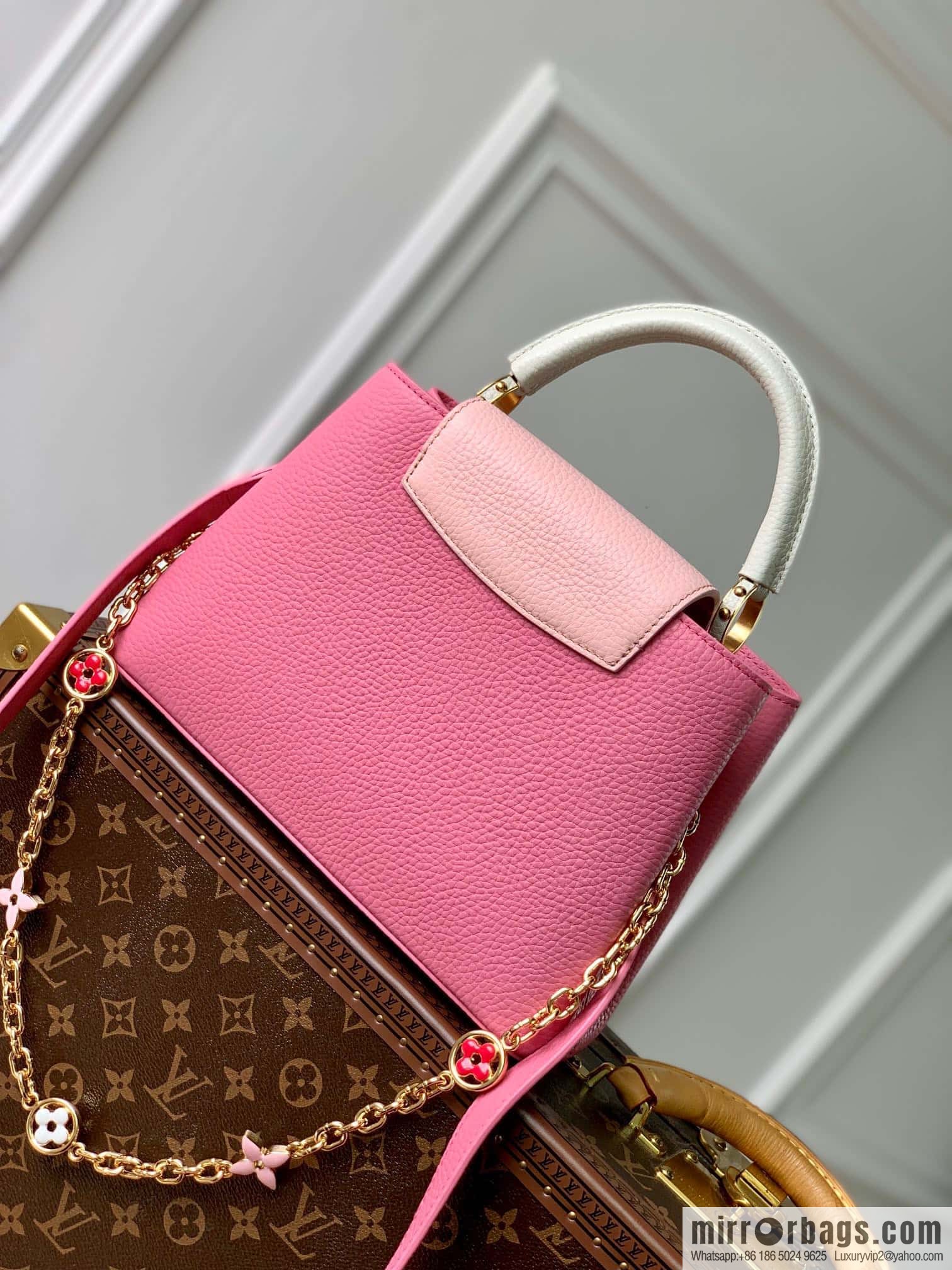 M22375 pink Capucines small handbag