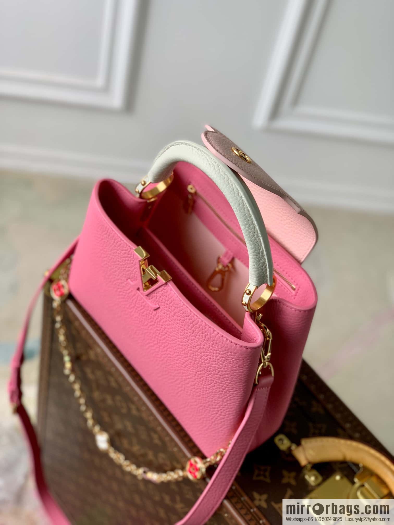 M22375 pink Capucines small handbag