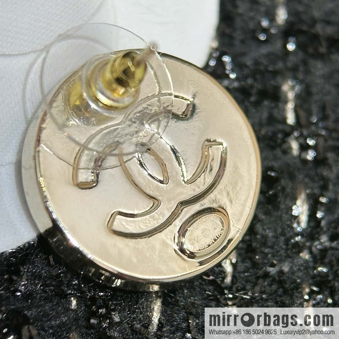 ☀️New ☑️ chanel c1 double c round stud earrings ☀️