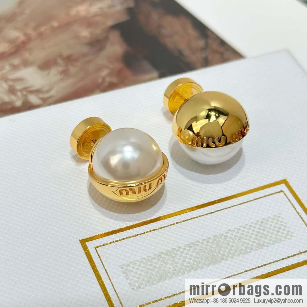 MIU MIU Miu Miu pearl smooth stud earrings