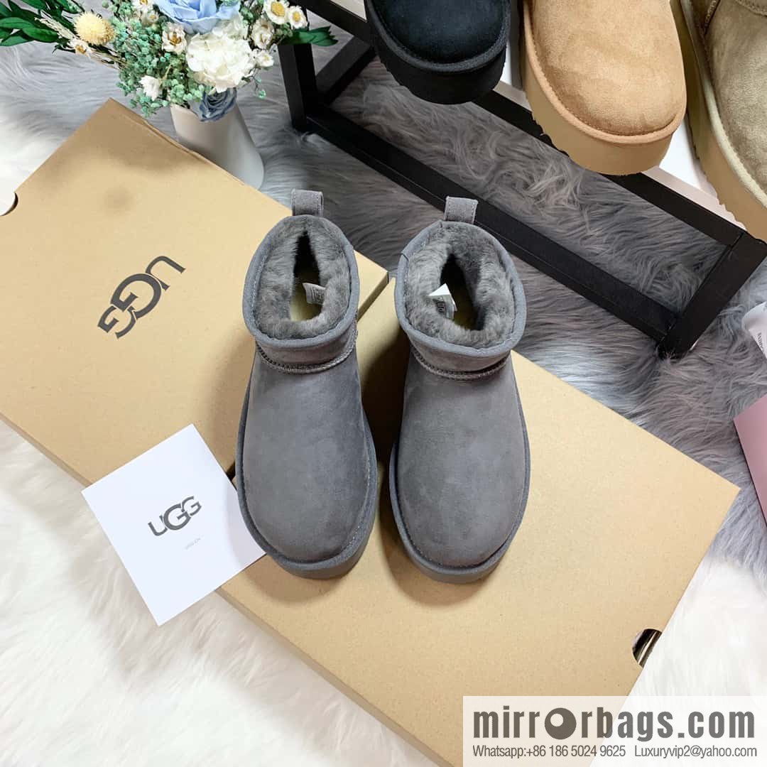 π°π°UGG thick bottom mini low top πΎ~ snow boots