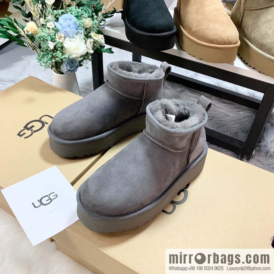 π°π°UGG thick bottom mini low top πΎ~ snow boots