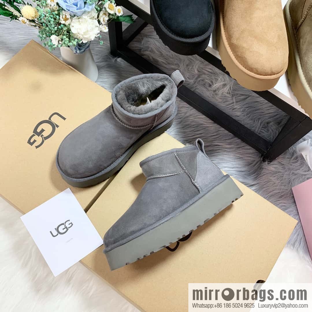 π°π°UGG thick bottom mini low top πΎ~ snow boots