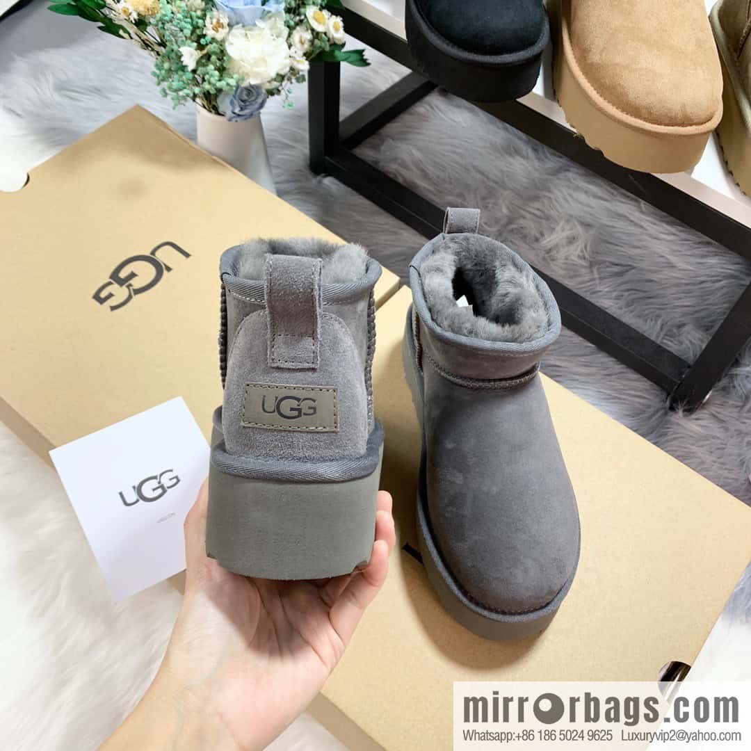 π°π°UGG thick bottom mini low top πΎ~ snow boots