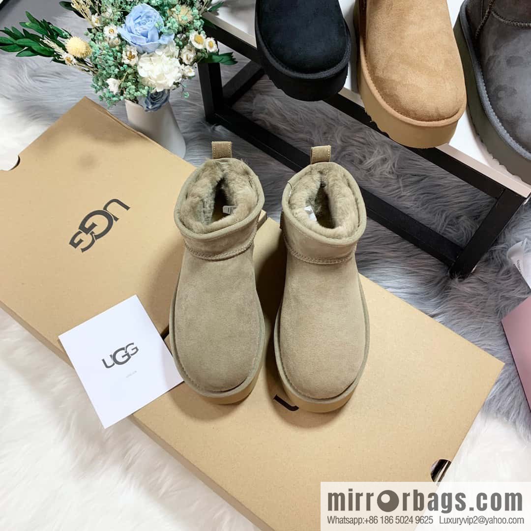 π°π°UGG thick bottom mini low top πΎ~ snow boots