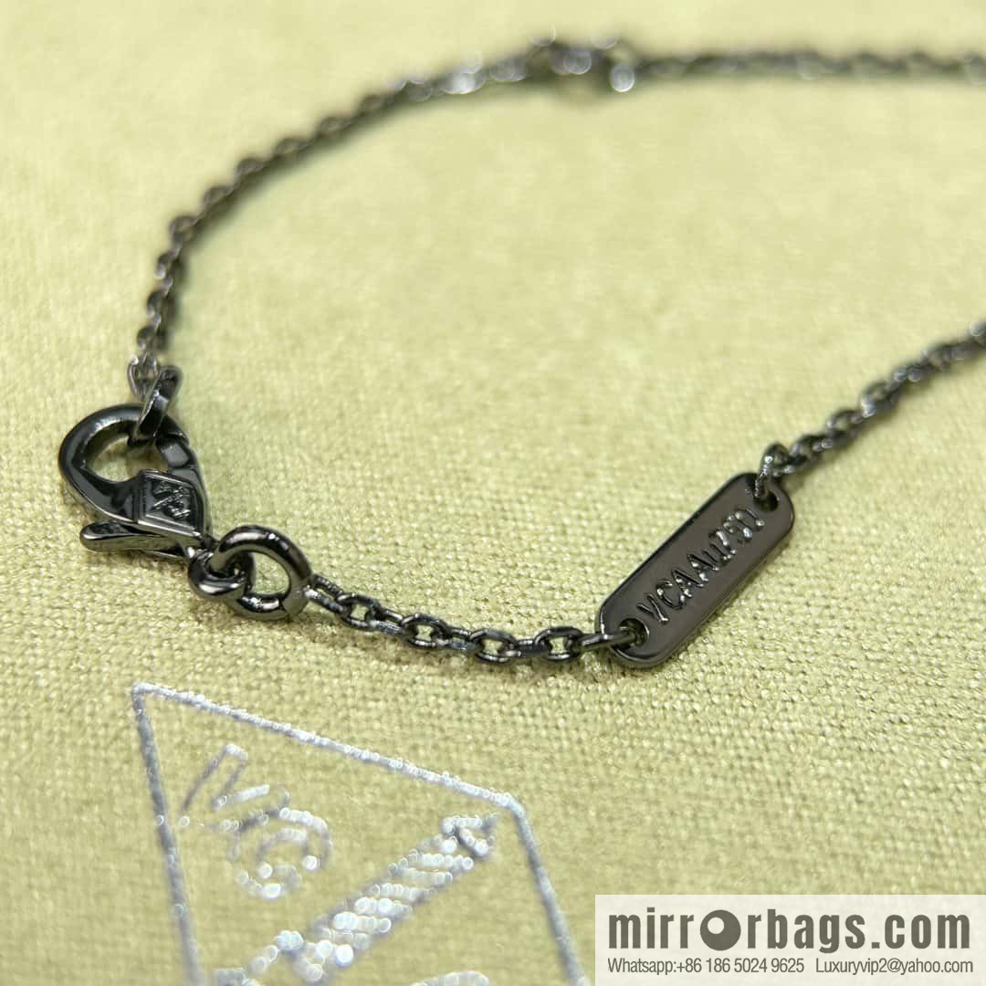 ☀️Van Cleef & Arpels Laser Gun Black Clover Necklace ☀