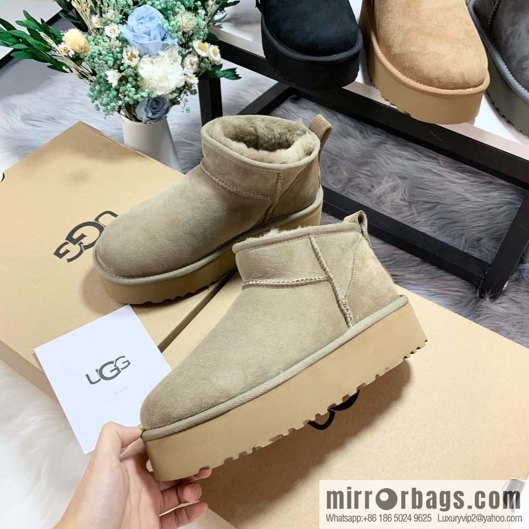 π°π°UGG thick bottom mini low top πΎ~ snow boots