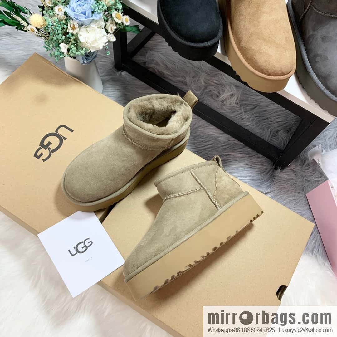 π°π°UGG thick bottom mini low top πΎ~ snow boots