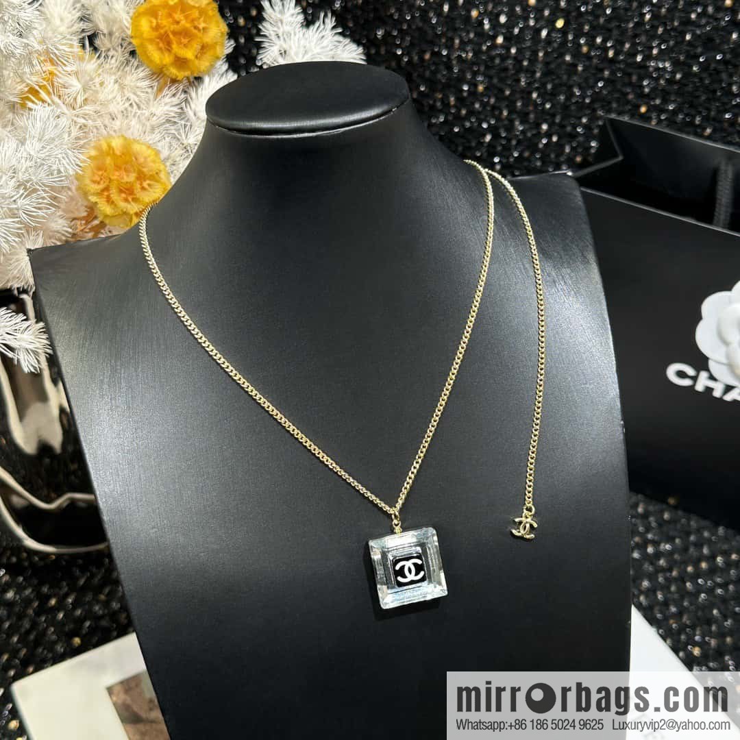 ☀️New ☑️ Chanel Double C Square Acrylic Necklace ☀️