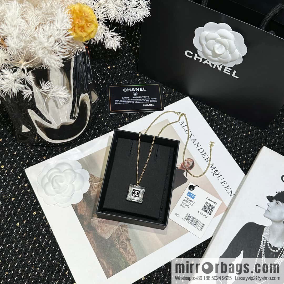 ☀️New ☑️ Chanel Double C Square Acrylic Necklace ☀️