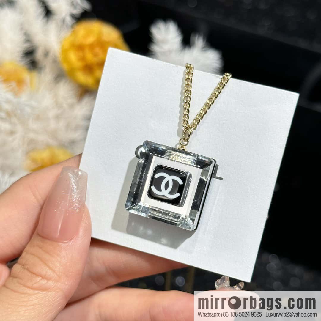 ☀️New ☑️ Chanel Double C Square Acrylic Necklace ☀️