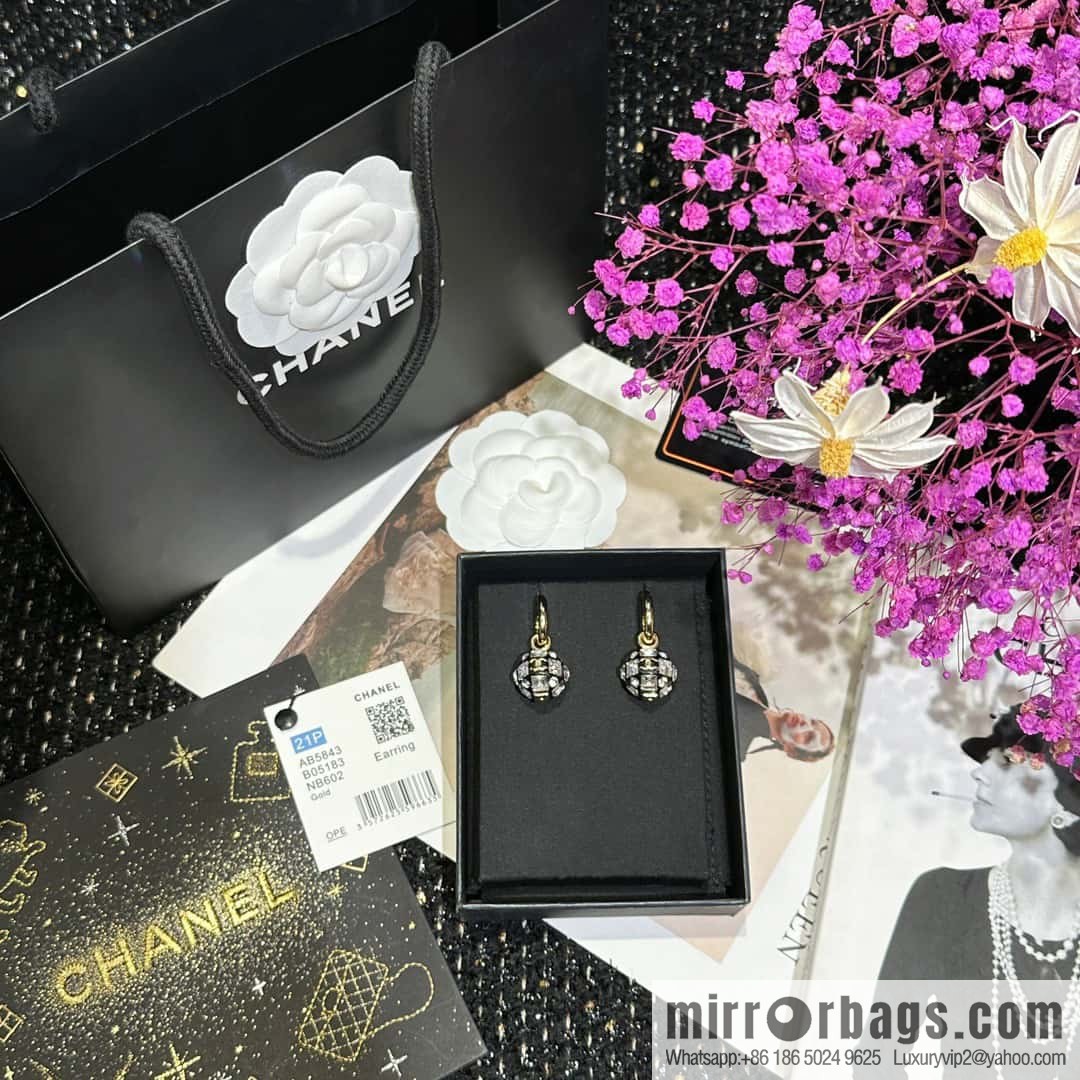 ☀️New ☑️ Chanel C2 double c square diamond ball earrings ☀️
