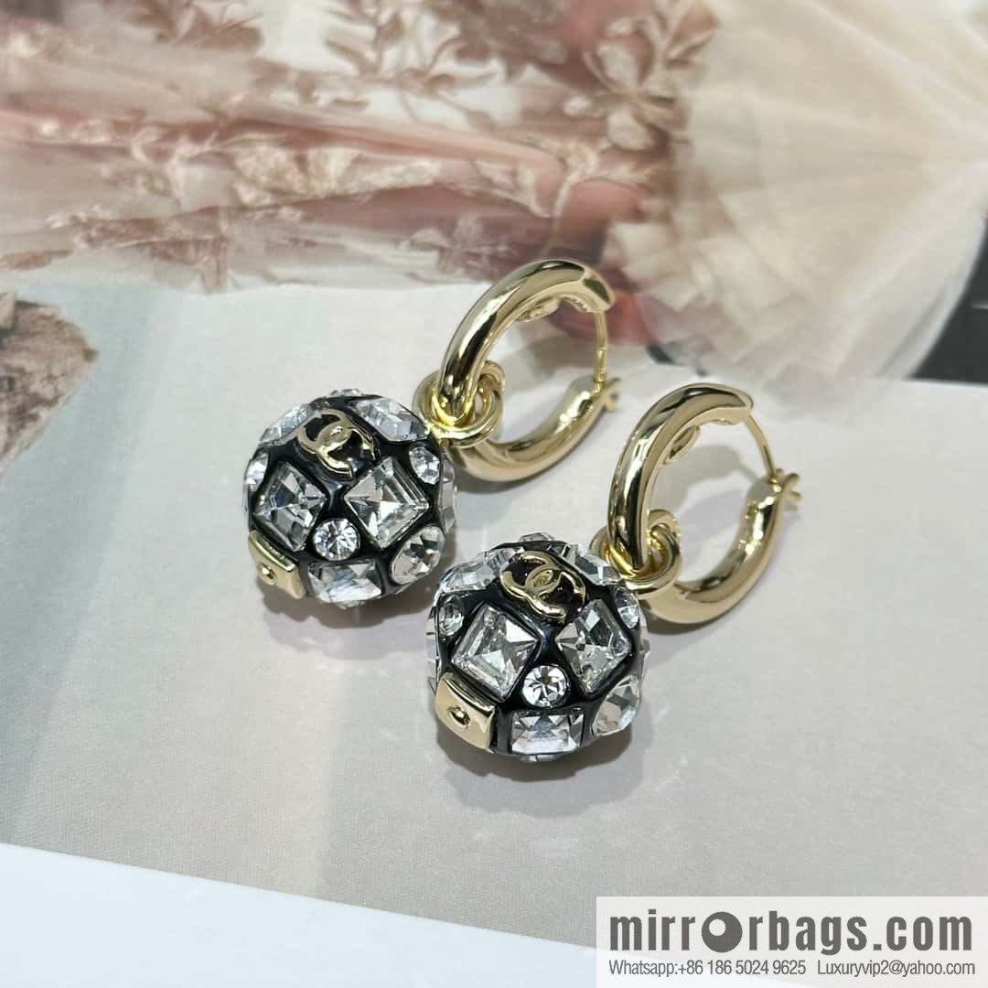 ☀️New ☑️ Chanel C2 double c square diamond ball earrings ☀️