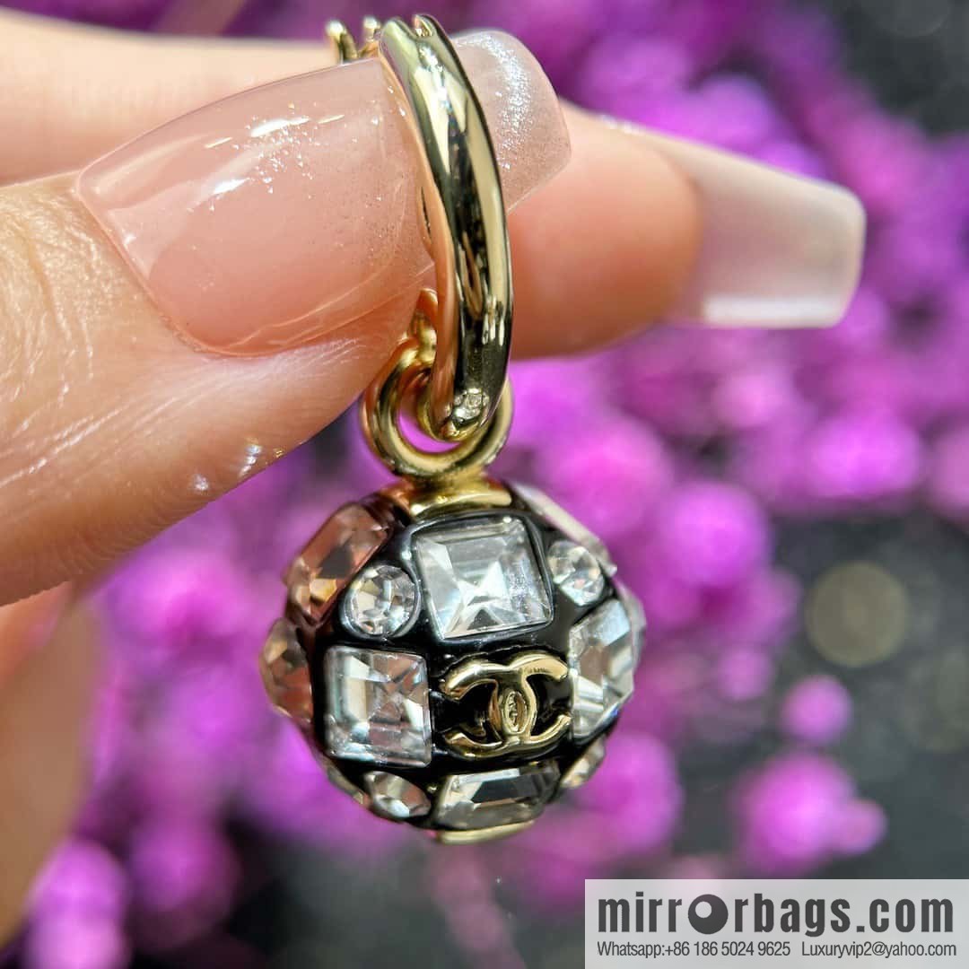 ☀️New ☑️ Chanel C2 double c square diamond ball earrings ☀️
