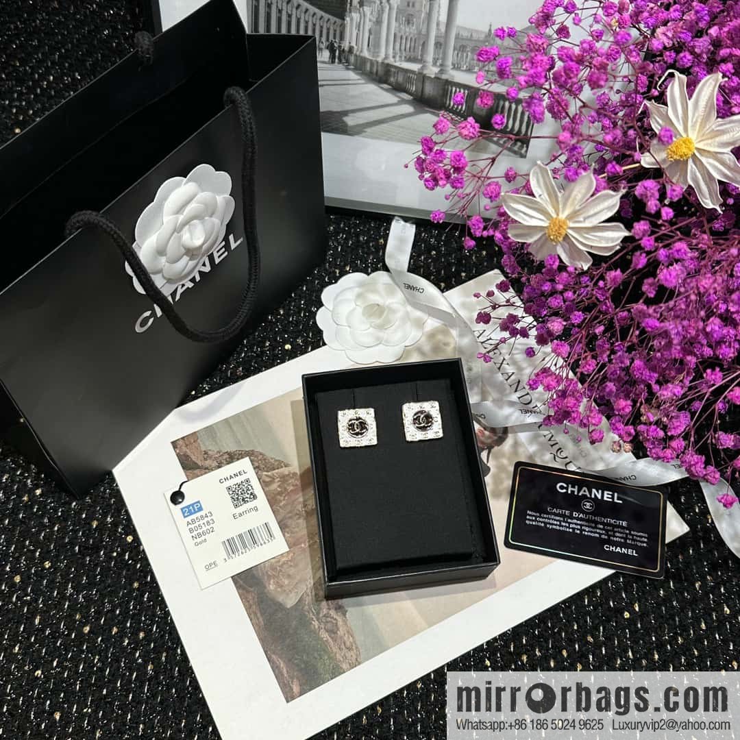 ☀️Original ☀️ new ☑️ Chanel c1 double c square earrings ☀️
