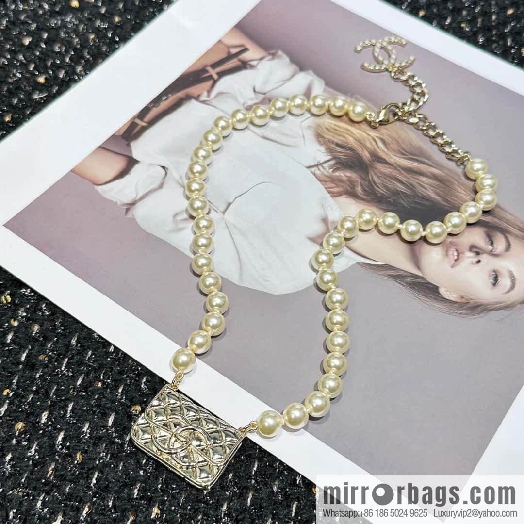 ☀️New ☑️ Chanel pearl bag 👜 necklace ☀️