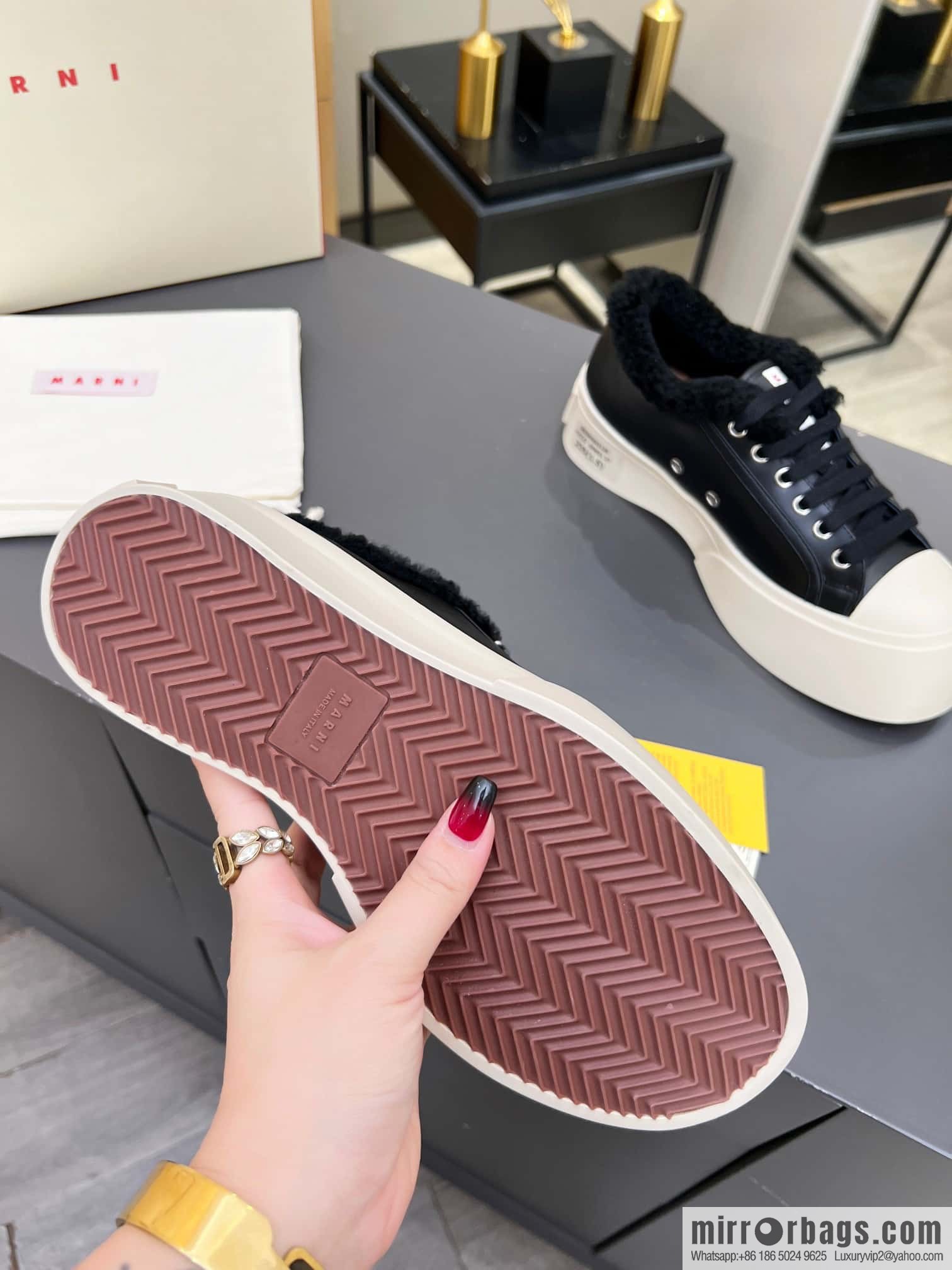 🐰🐰MARNI star with ❤️‍🔥 high version MARNI catwalk model flat shoes