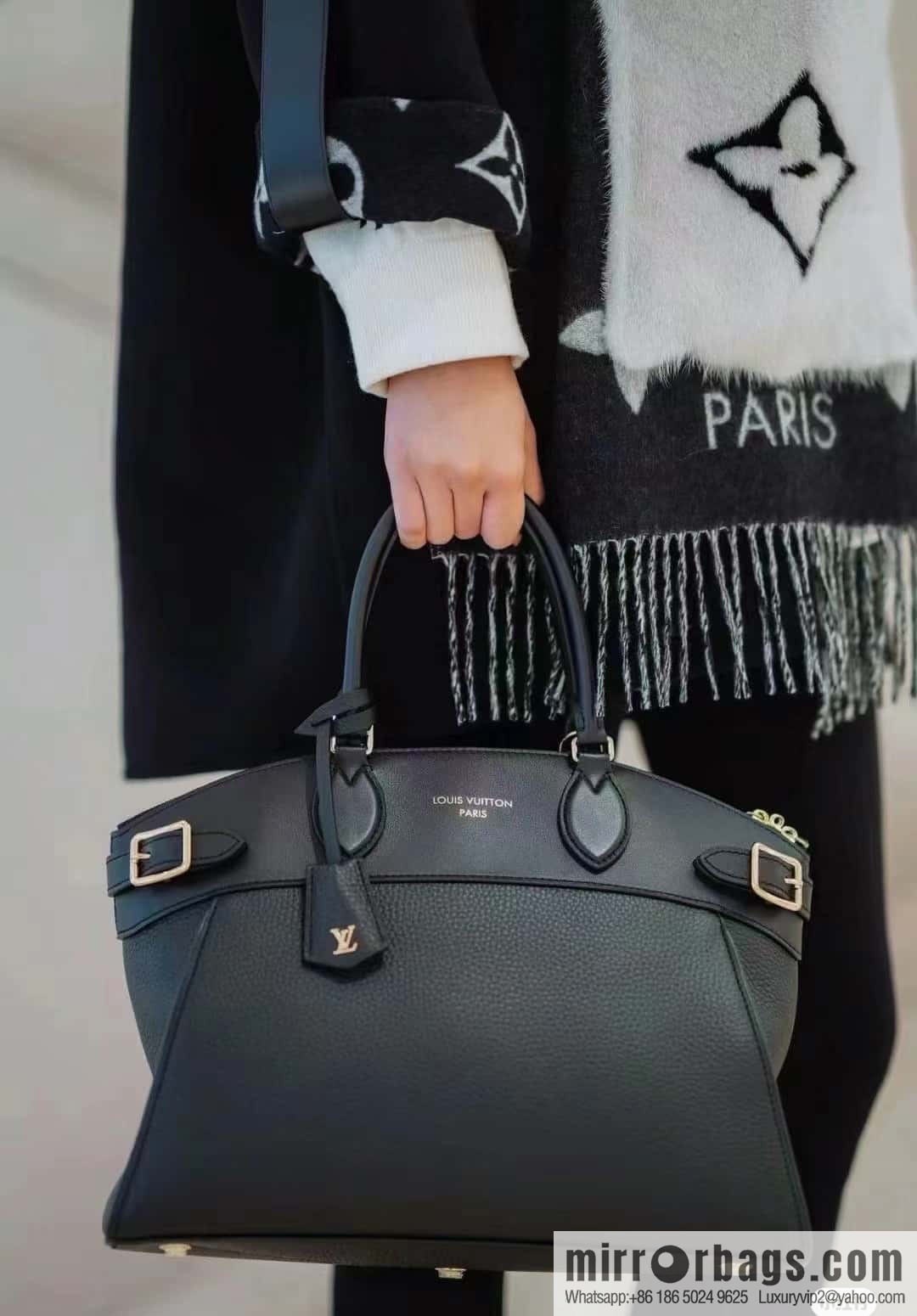 [Boutique‑grade] M22914 black full leather portable women's bag series Lock It MM handbag M22914 22925 22927 23061 Ays Lock It MM bag