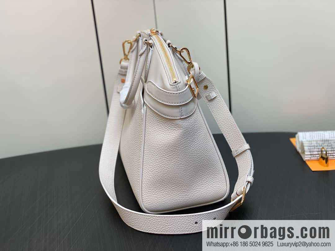 [Boutique‑grade] M22914 black full leather portable women's bag series Lock It MM handbag M22914 22925 22927 23061 Ays Lock It MM bag