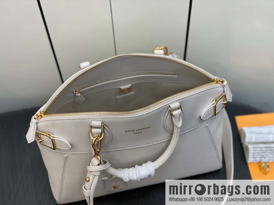 [Boutique‑grade] M22914 black full leather portable women's bag series Lock It MM handbag M22914 22925 22927 23061 Ays Lock It MM bag
