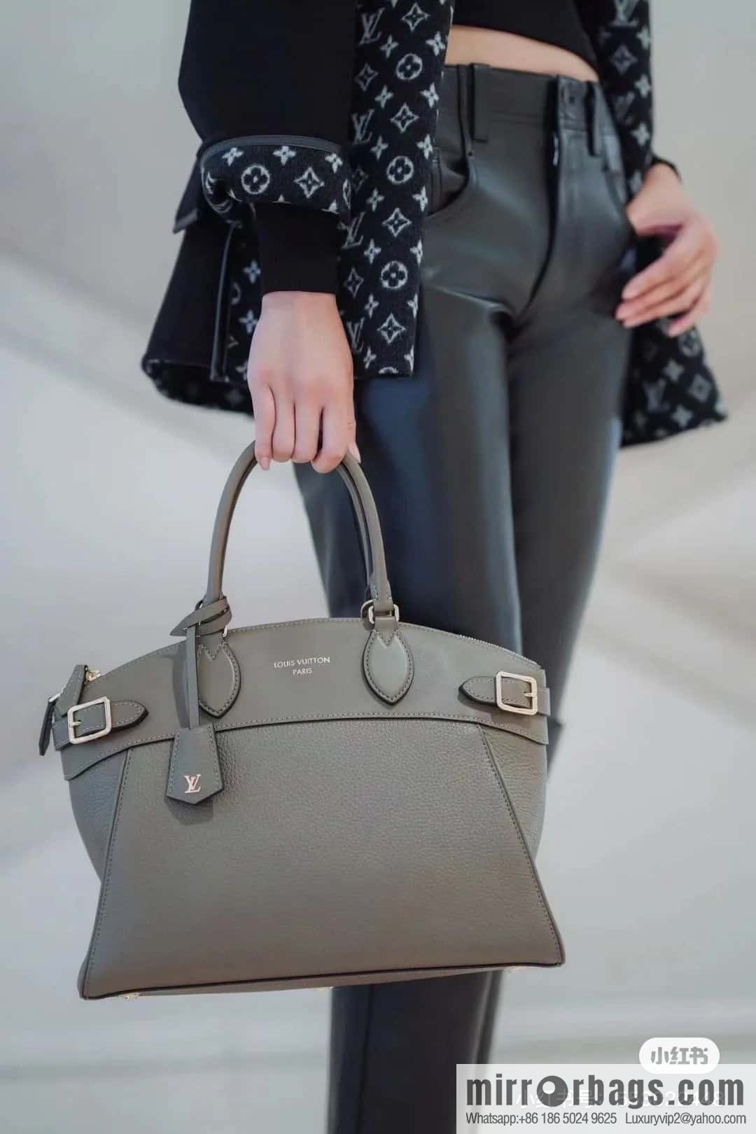 [Boutique‑grade] M22914 black full leather portable women's bag series Lock It MM handbag M22914 22925 22927 23061 Ays Lock It MM bag
