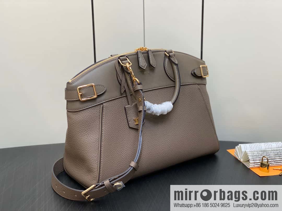 [Boutique‑grade] M22914 black full leather portable women's bag series Lock It MM handbag M22914 22925 22927 23061 Ays Lock It MM bag