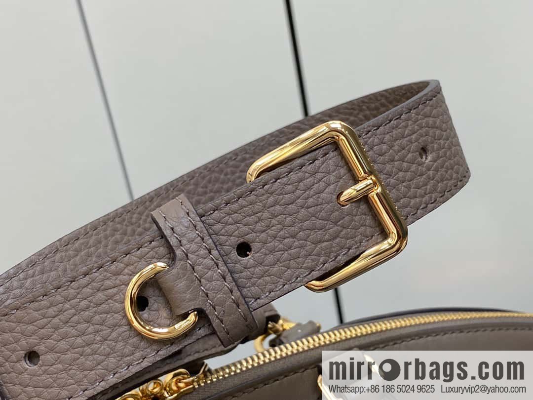 [Boutique‑grade] M22914 black full leather portable women's bag series Lock It MM handbag M22914 22925 22927 23061 Ays Lock It MM bag