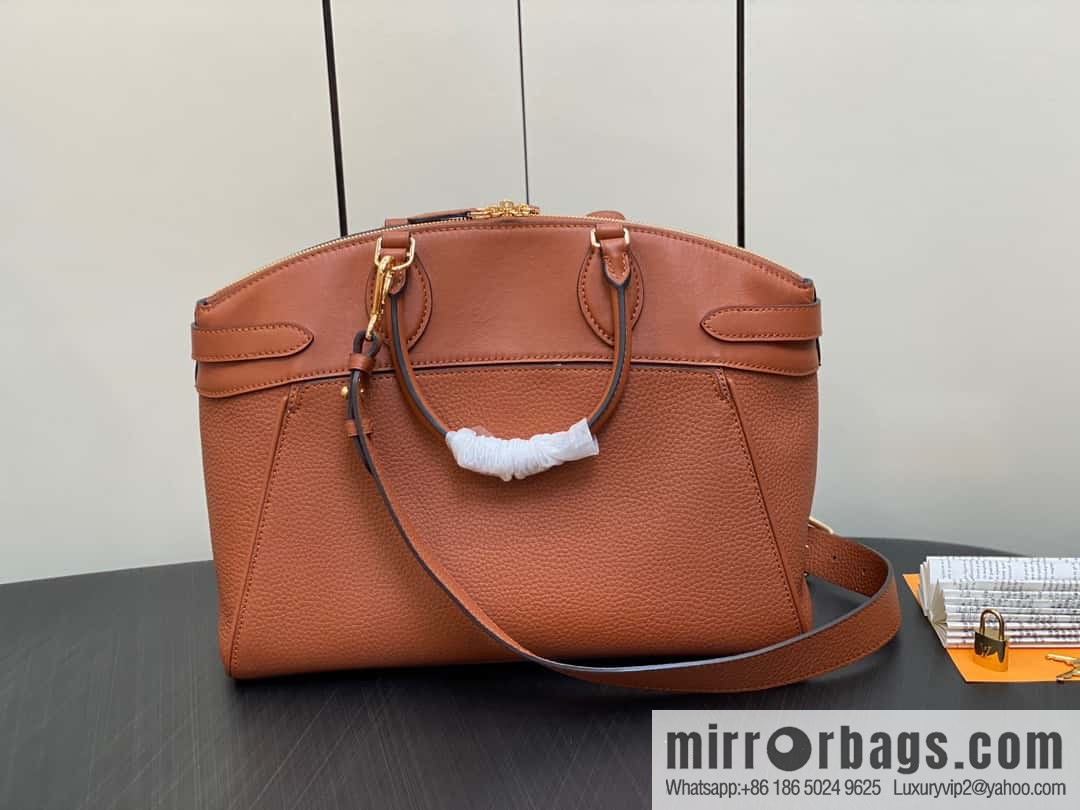 [Boutique‑grade] M22914 black full leather portable women's bag series Lock It MM handbag M22914 22925 22927 23061 Ays Lock It MM bag