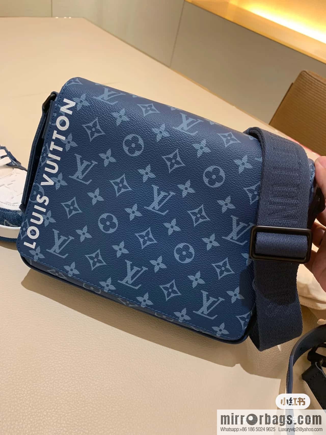 [Boutique‑grade] M23785 blue silk screen, men's bag messenger bag series District PM messenger bag