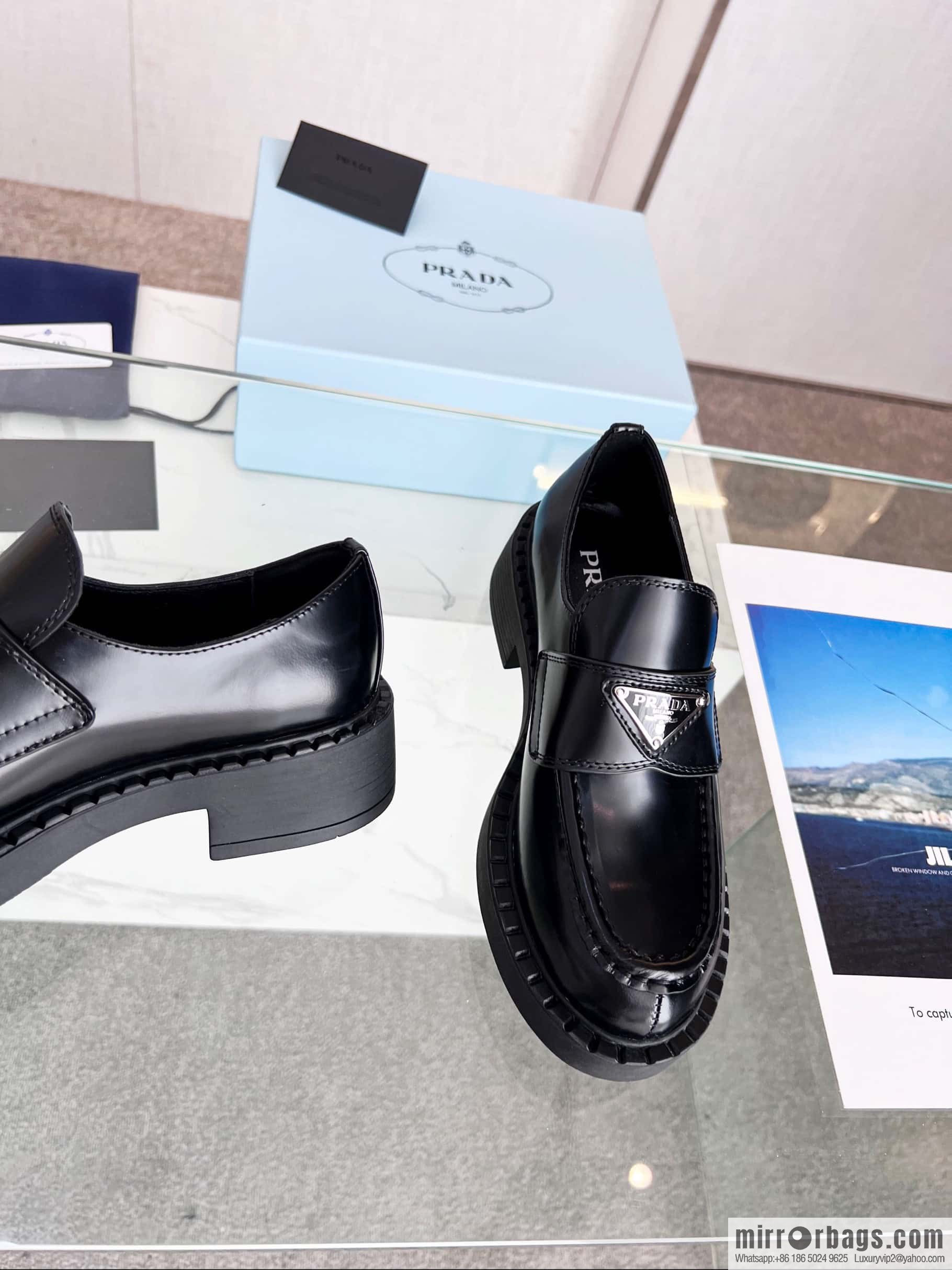 🐰🐰PRADA ² ² ² 3 Prada spring and summer new products Qiao Xin, Cheng Xiao, Liu Lingzi same round head triangular buckle (Mary Jane single shoes) loafers
