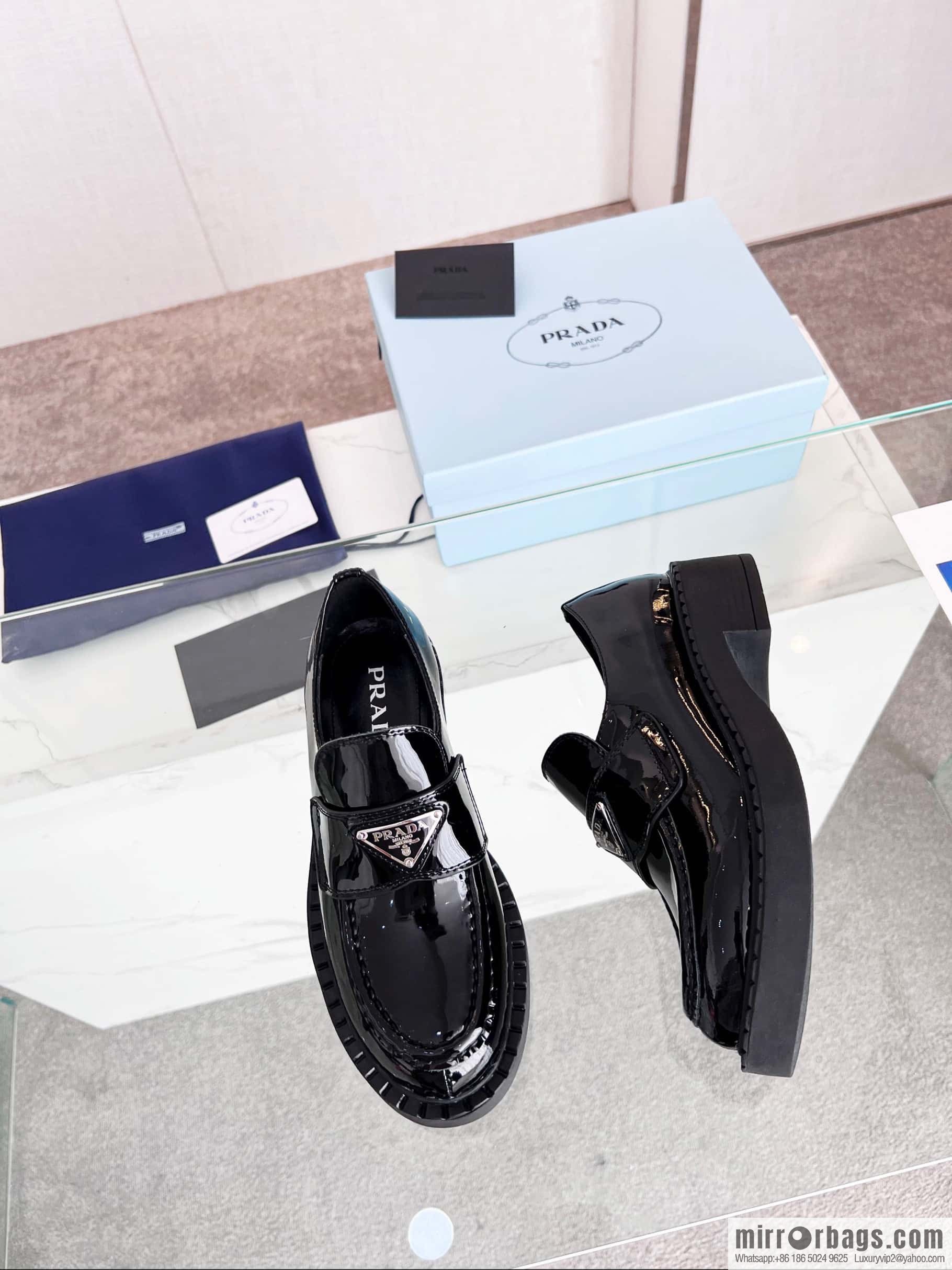 🐰🐰PRADA ² ² ² 3 Prada spring and summer new products Qiao Xin, Cheng Xiao, Liu Lingzi same round head triangular buckle (Mary Jane single shoes) loafers
