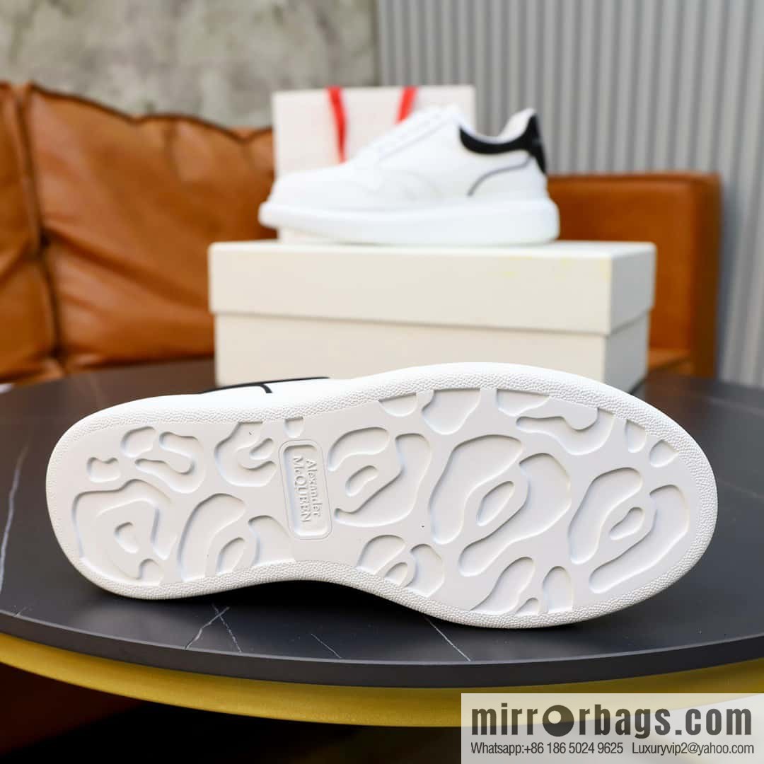 🐰🐰Alexander mcqueen/McQueen, couple 👫 classic star explosion versatile white shoes, original outsole