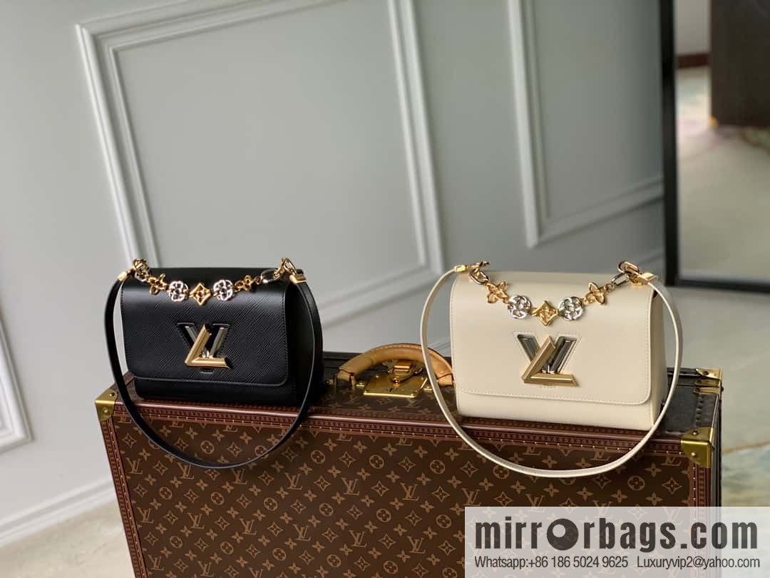 M22773 TWIST medium handbag