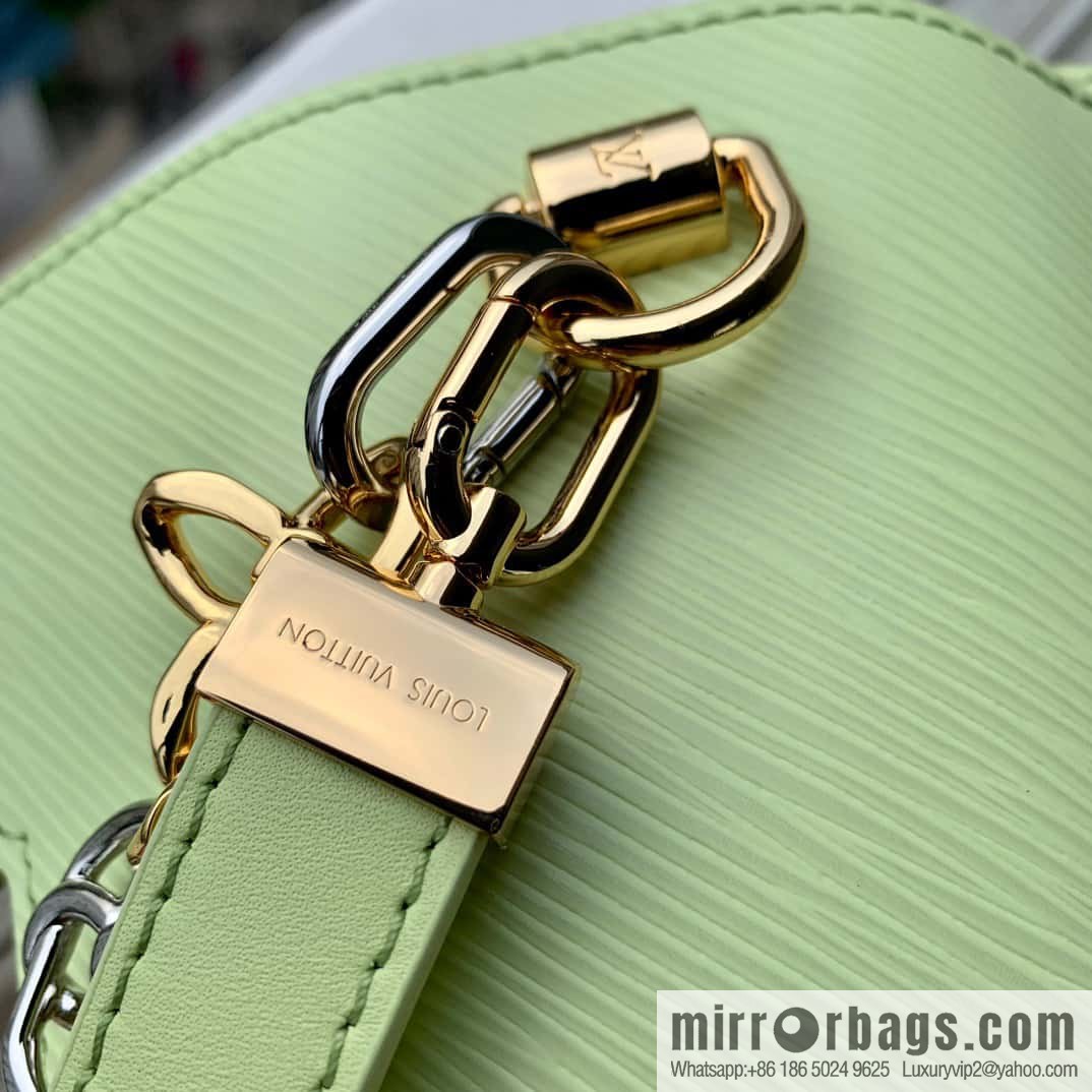 M22768 TWIST Small Handbag