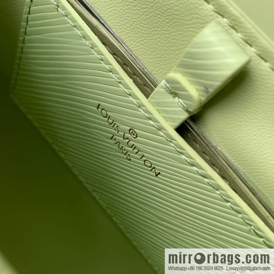 M22768 TWIST Small Handbag