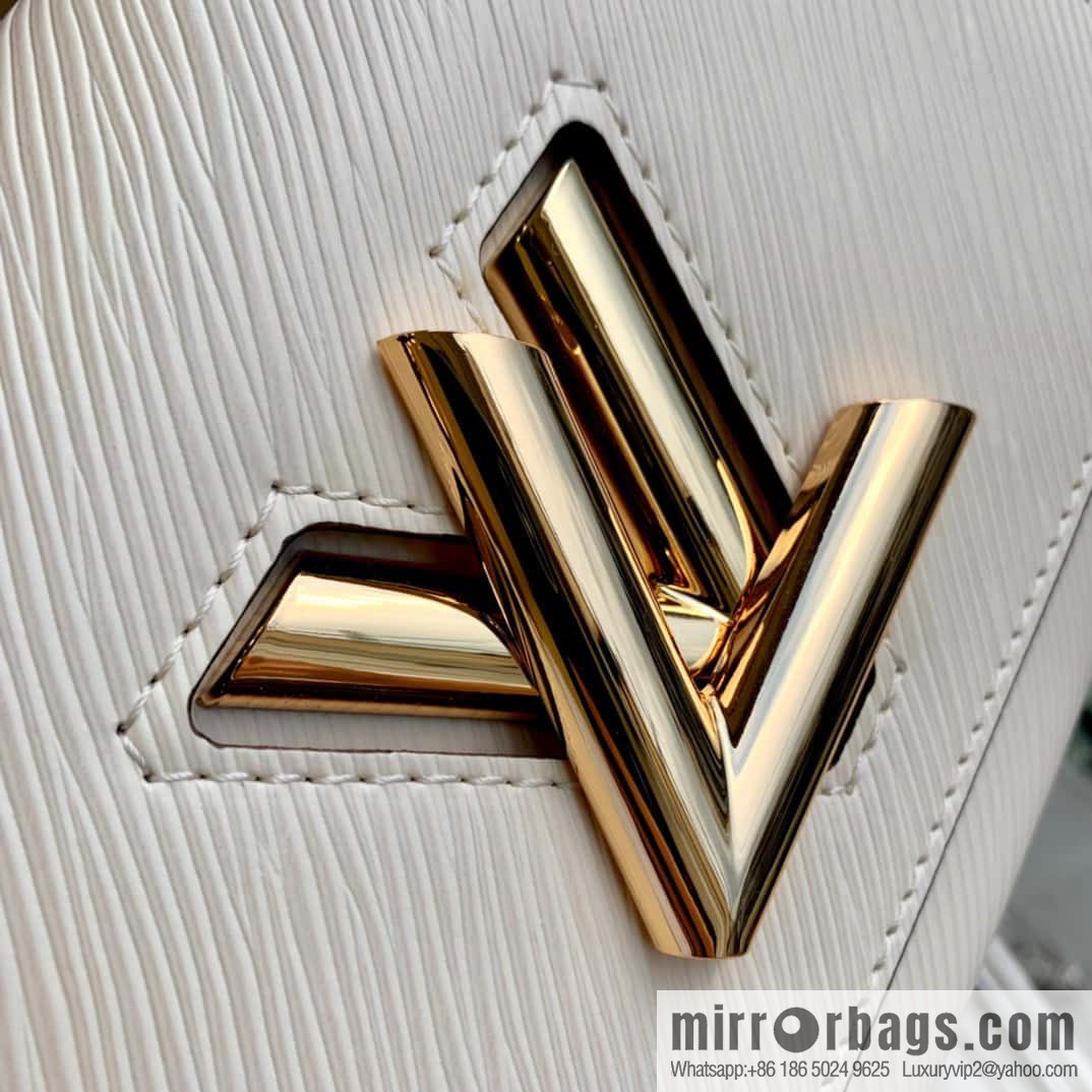 [Twist small chain bag] M50332