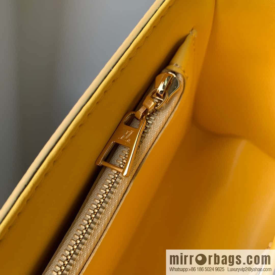 M22038 Yellow (M22036 Black) M22038 Twist Medium Handbag