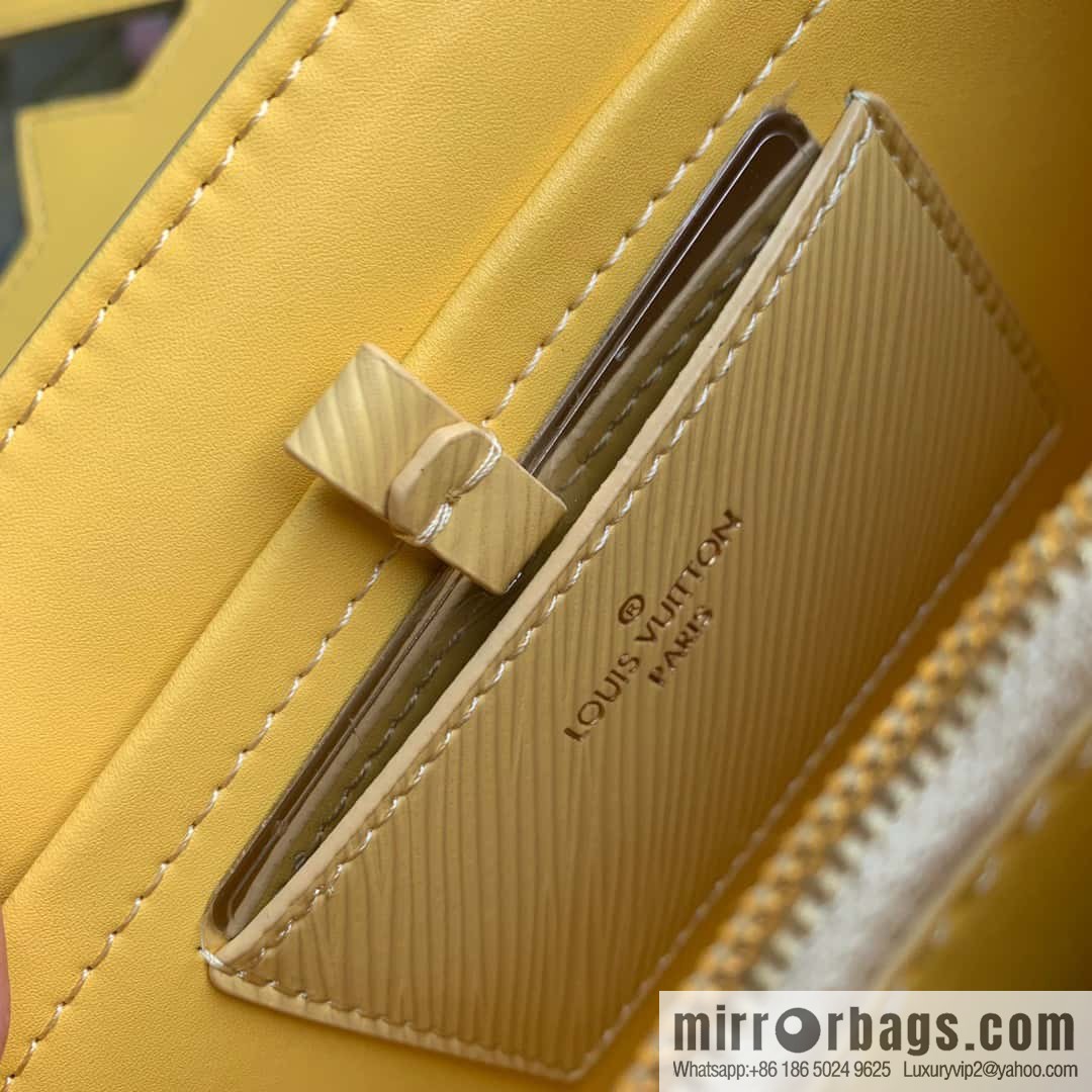 M22038 Yellow (M22036 Black) M22038 Twist Medium Handbag