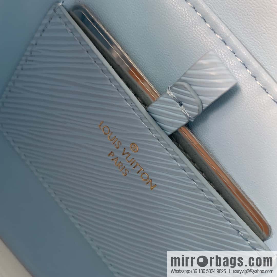M22515 Twist Small Handbag