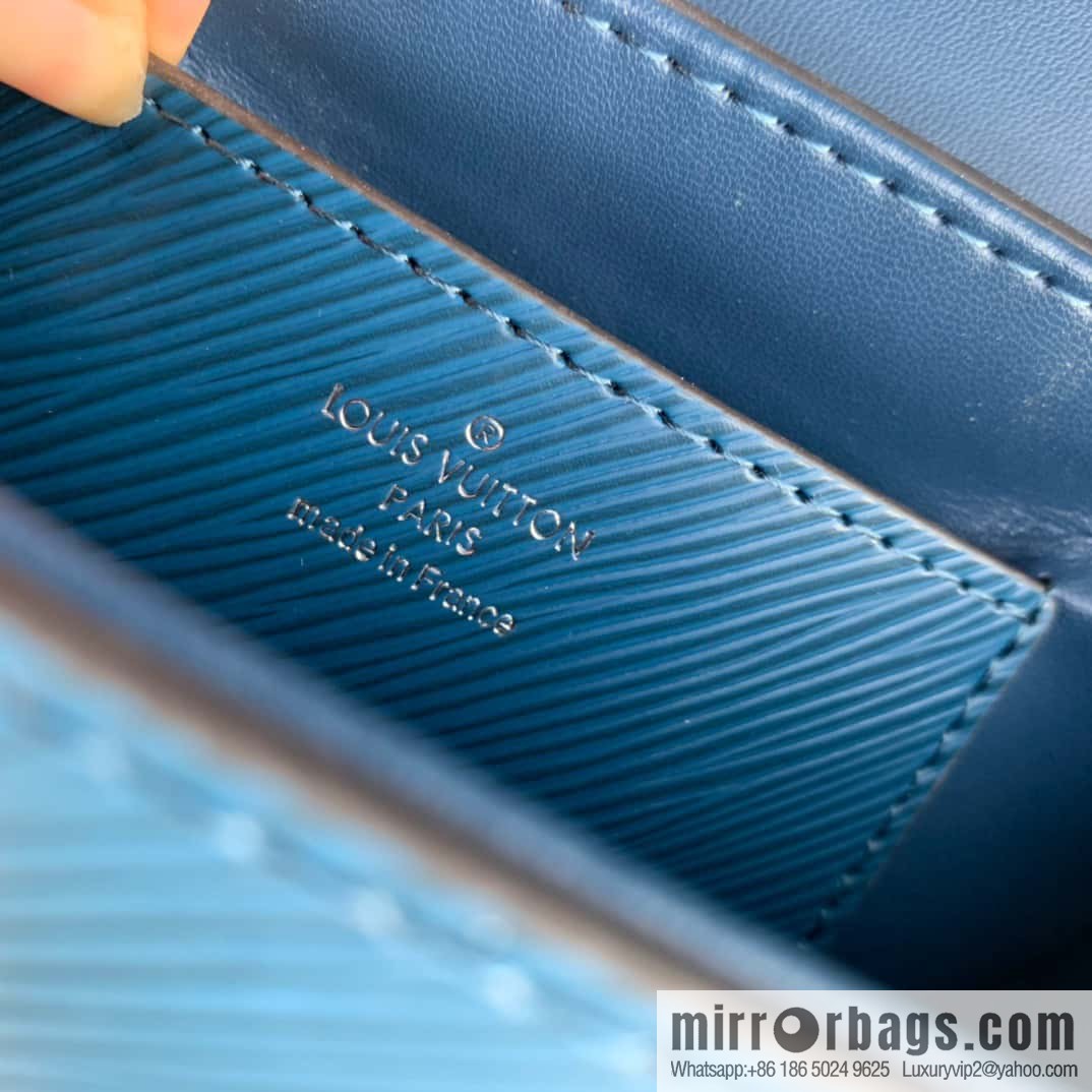 M21032 TWIST medium handbag