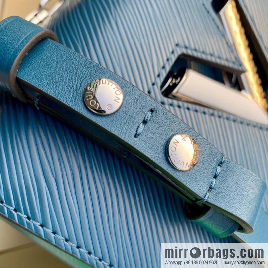 M21033 TWIST Small Handbag