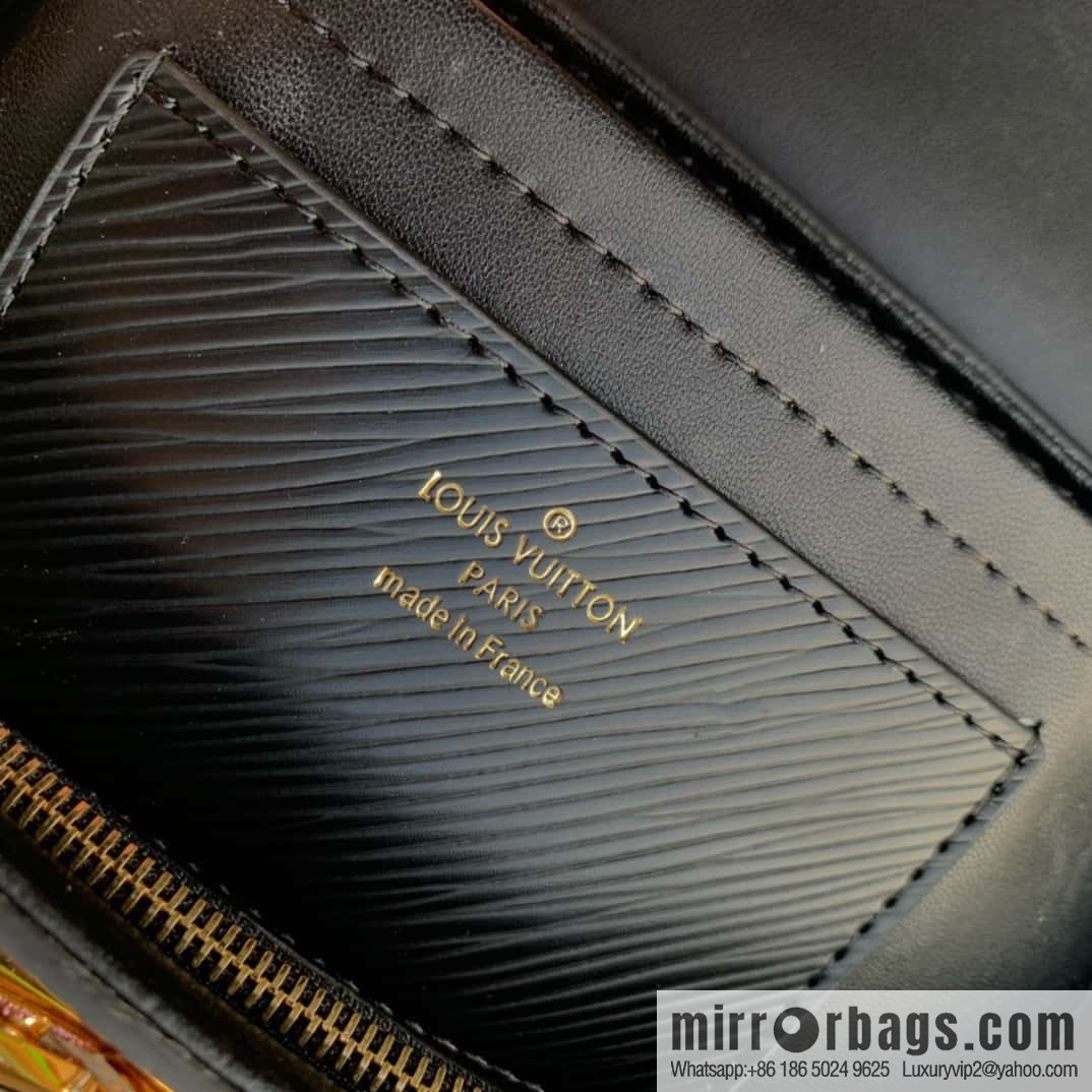 M21031 TWIST medium handbag