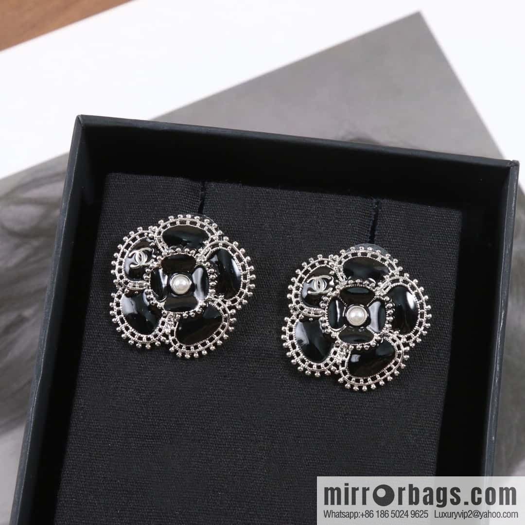 ☀️New ☑️ chanel c1 double c camellia oil stud earrings ☀️