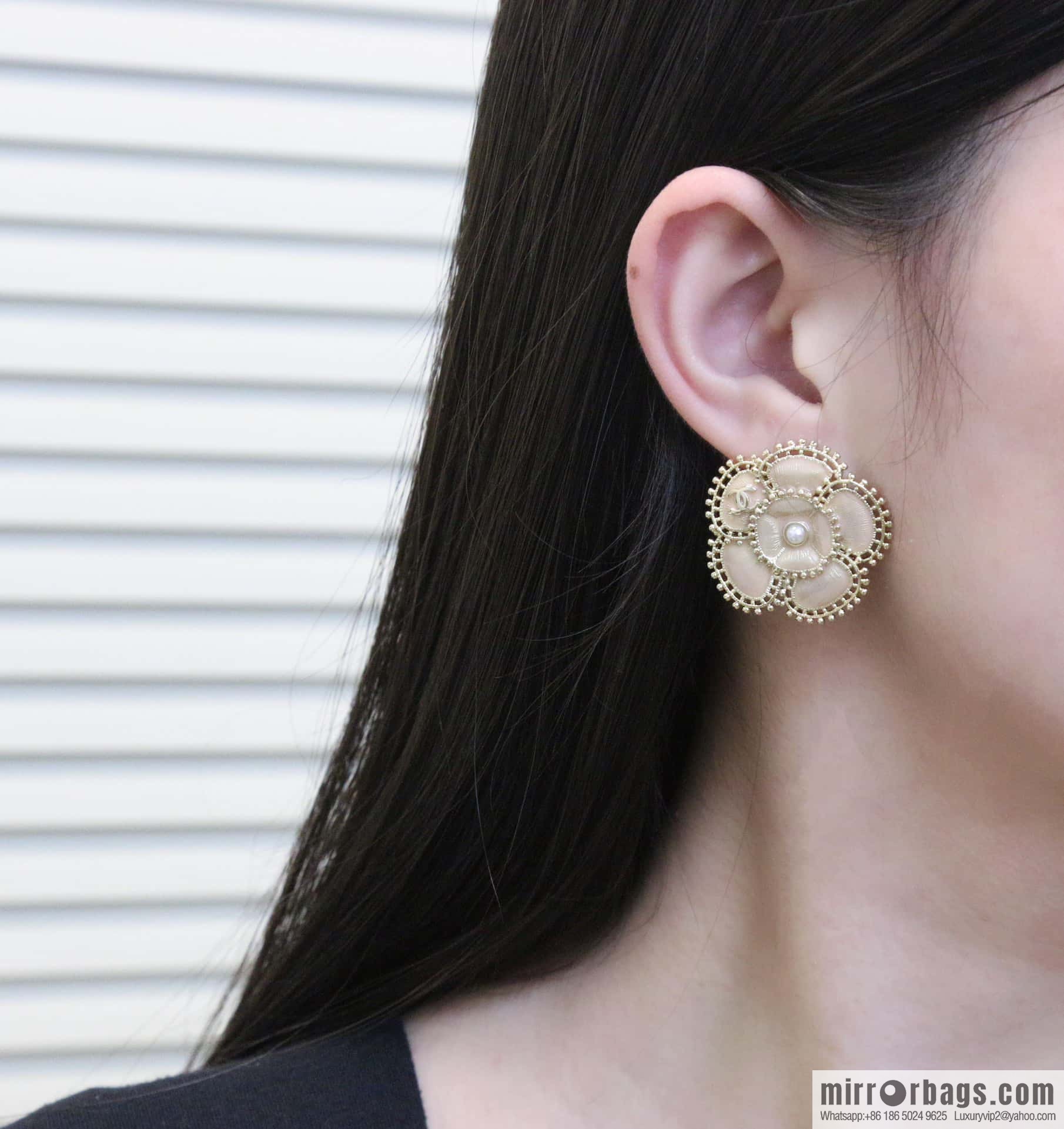 ☀️New ☑️ chanel c1 double c camellia oil stud earrings ☀️