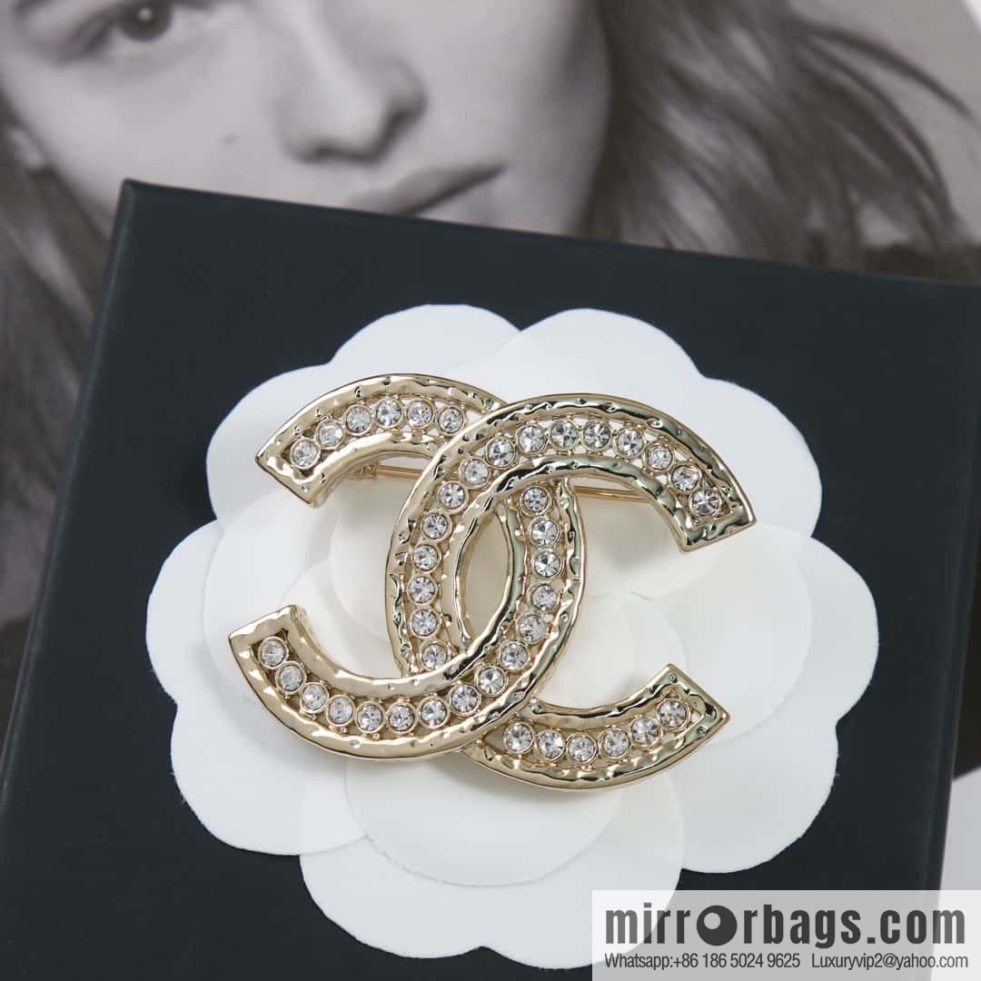 ☀️New ☑️ Chanel Double C White Diamond Brooch ☀️
