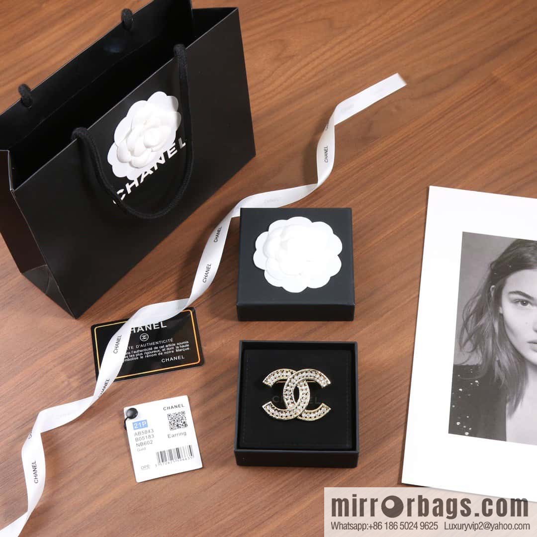 ☀️New ☑️ Chanel Double C White Diamond Brooch ☀️