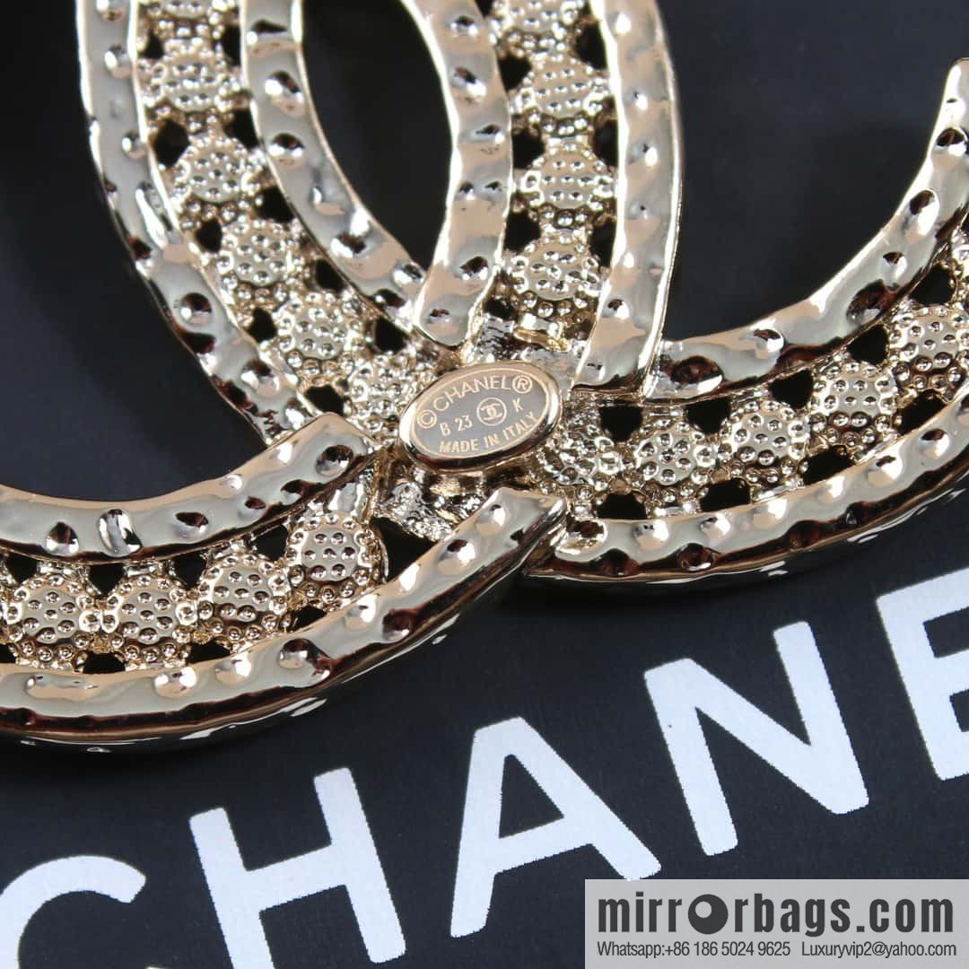 ☀️New ☑️ Chanel Double C White Diamond Brooch ☀️