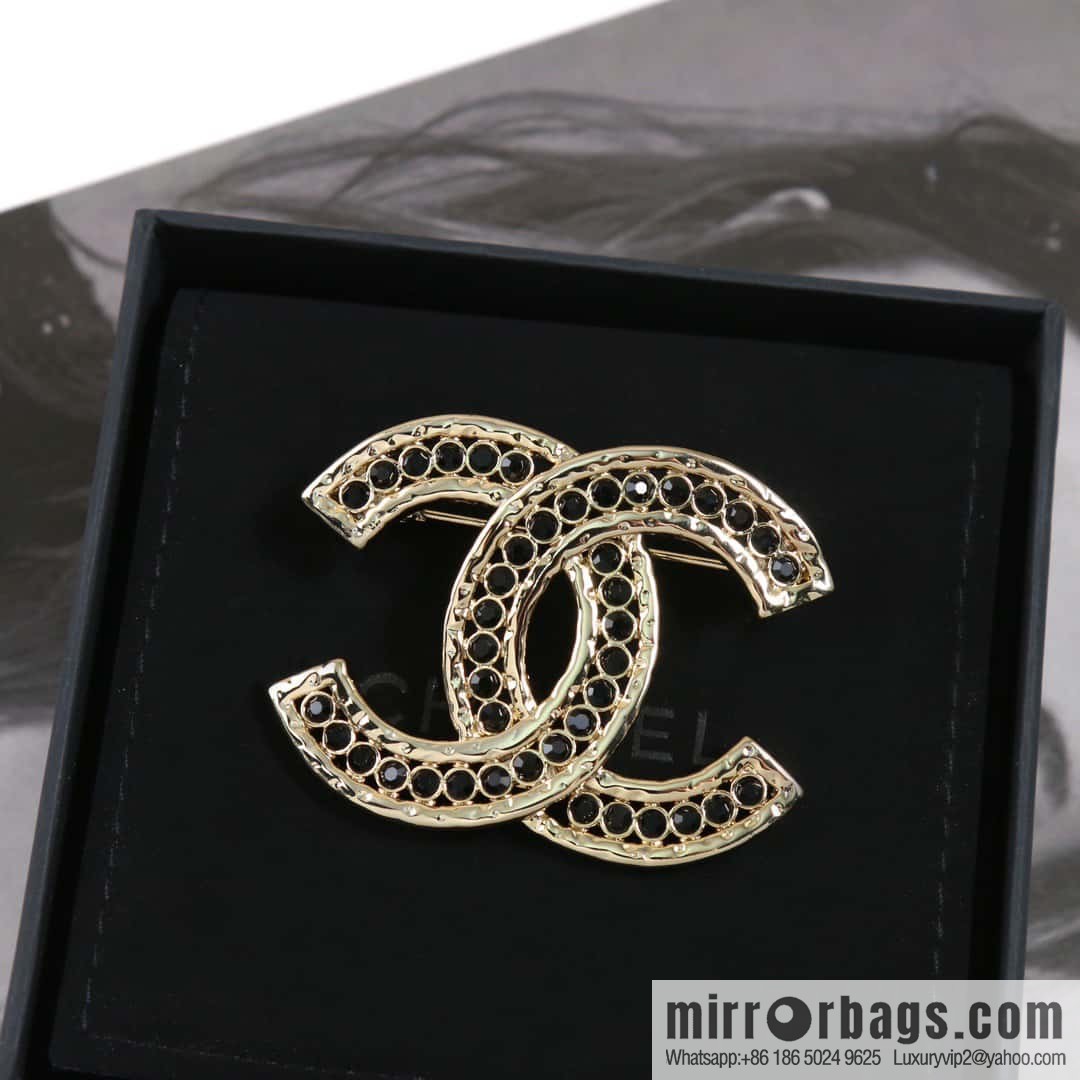 ☀️New ☑️ Chanel Double C Black Diamond Brooch ☀️